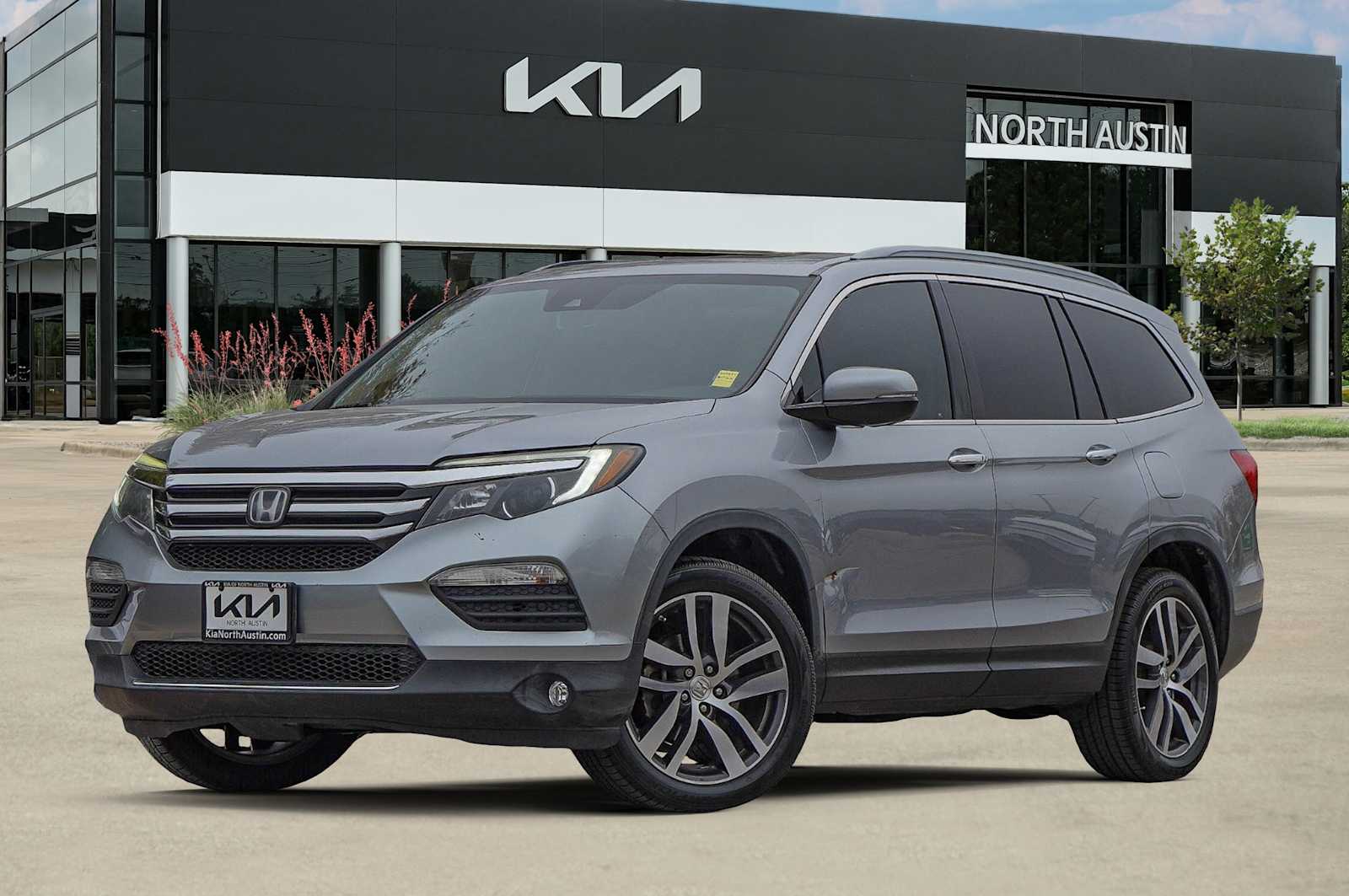 Thumbnail: 2018 Honda Pilot - 1