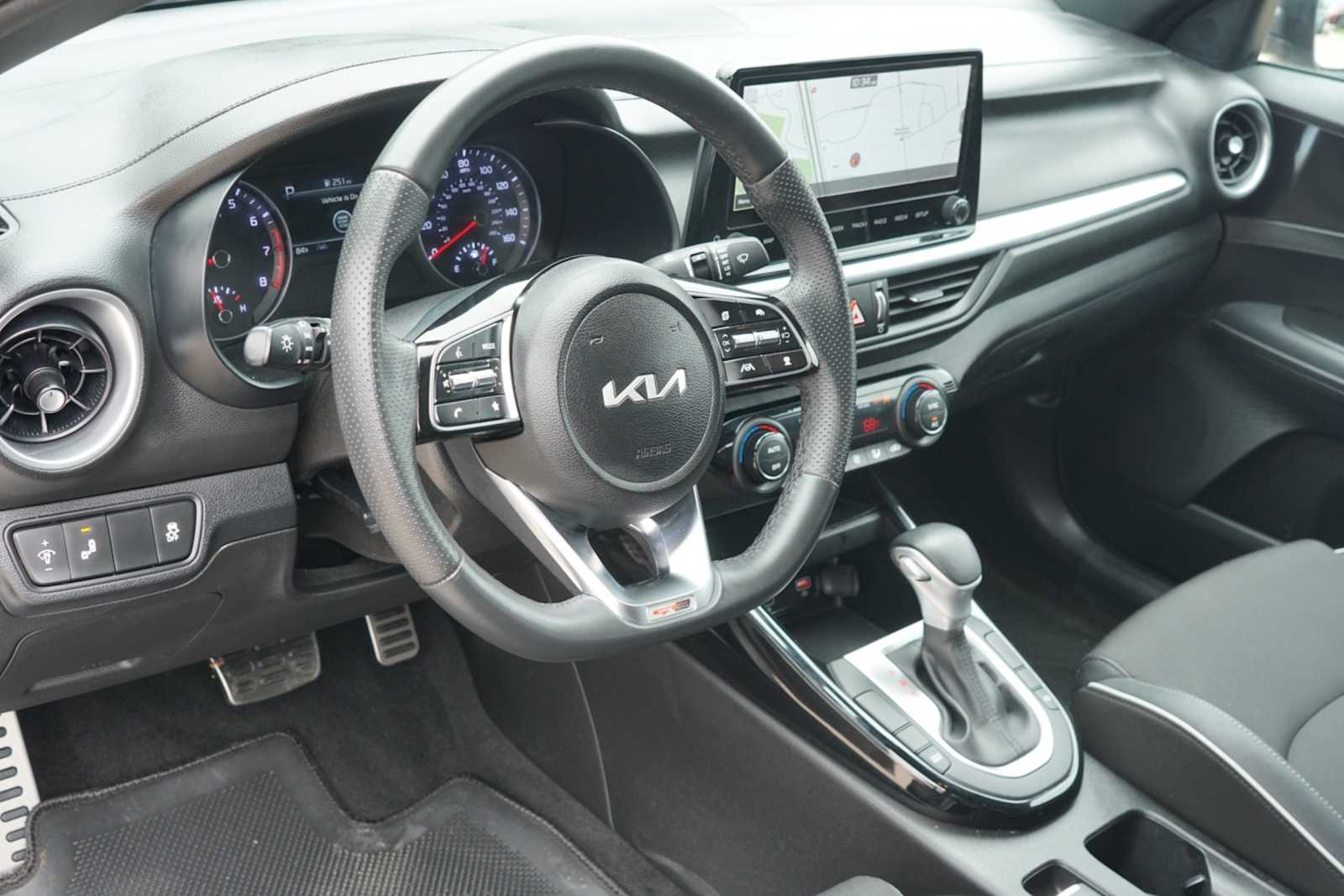 Thumbnail: 2023 Kia Forte - 7