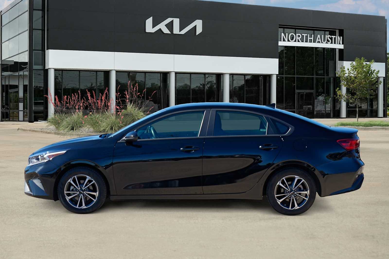 Thumbnail: 2024 Kia Forte - 4