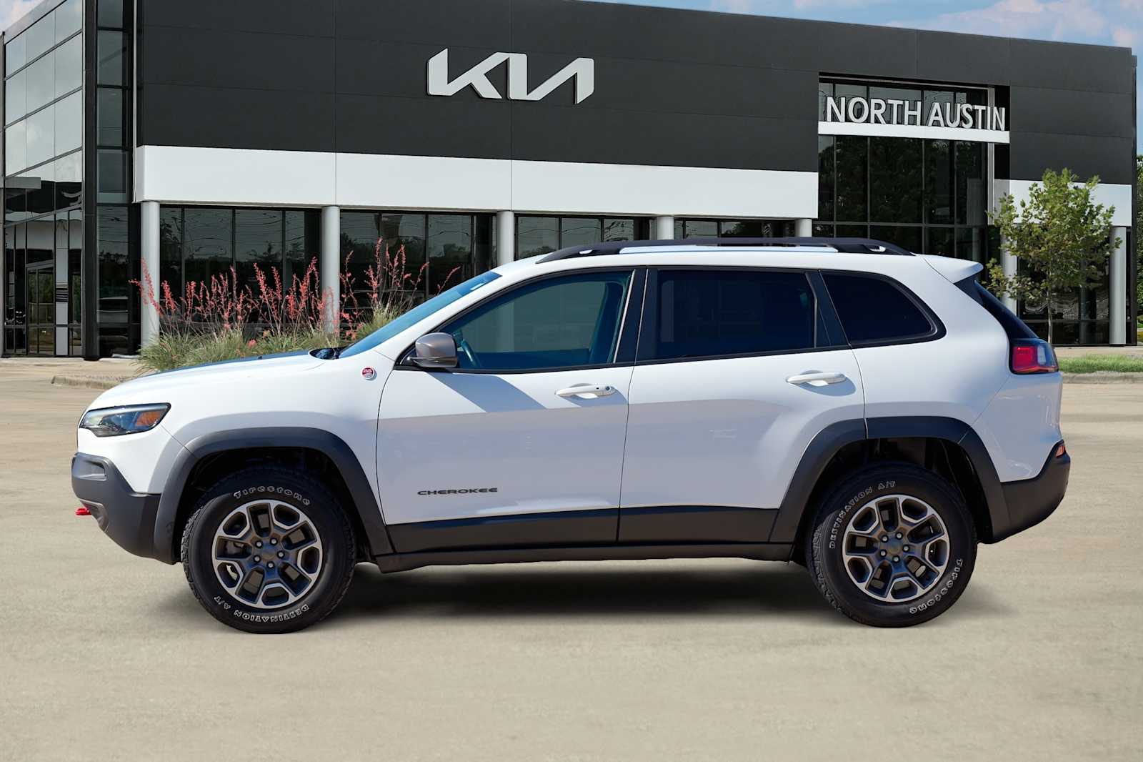 Thumbnail: 2020 Jeep Cherokee - 4