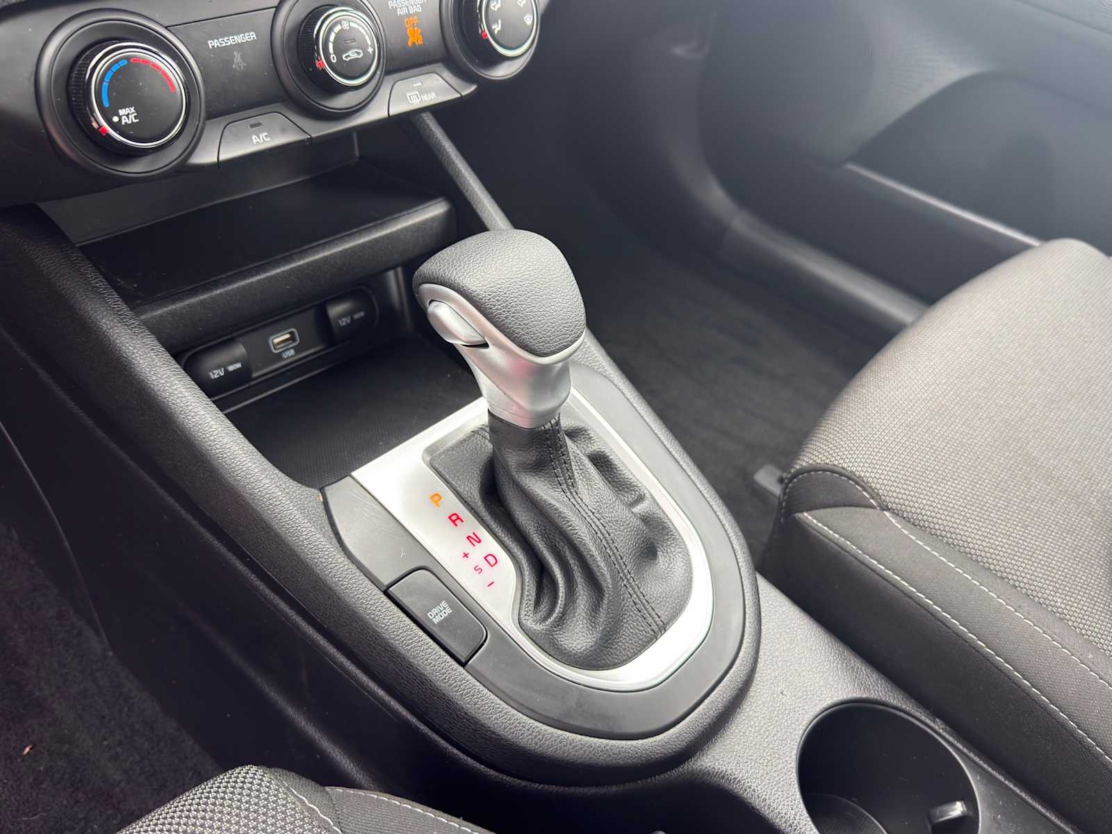 Thumbnail: 2023 Kia Forte - 12