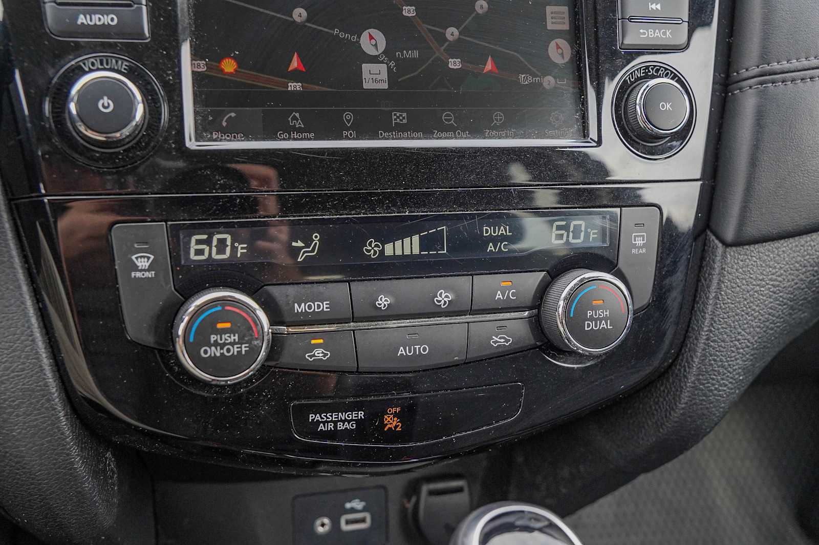 Thumbnail: 2019 Nissan Rogue - 18