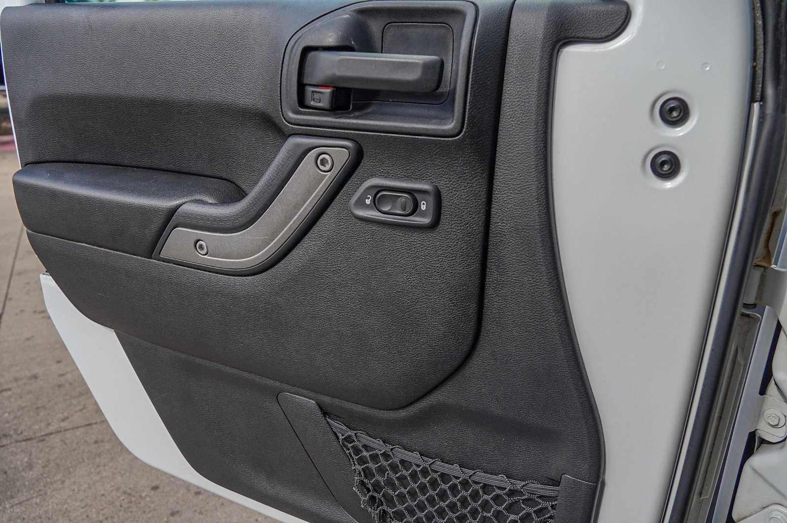 Thumbnail: 2016 Jeep Wrangler - 22