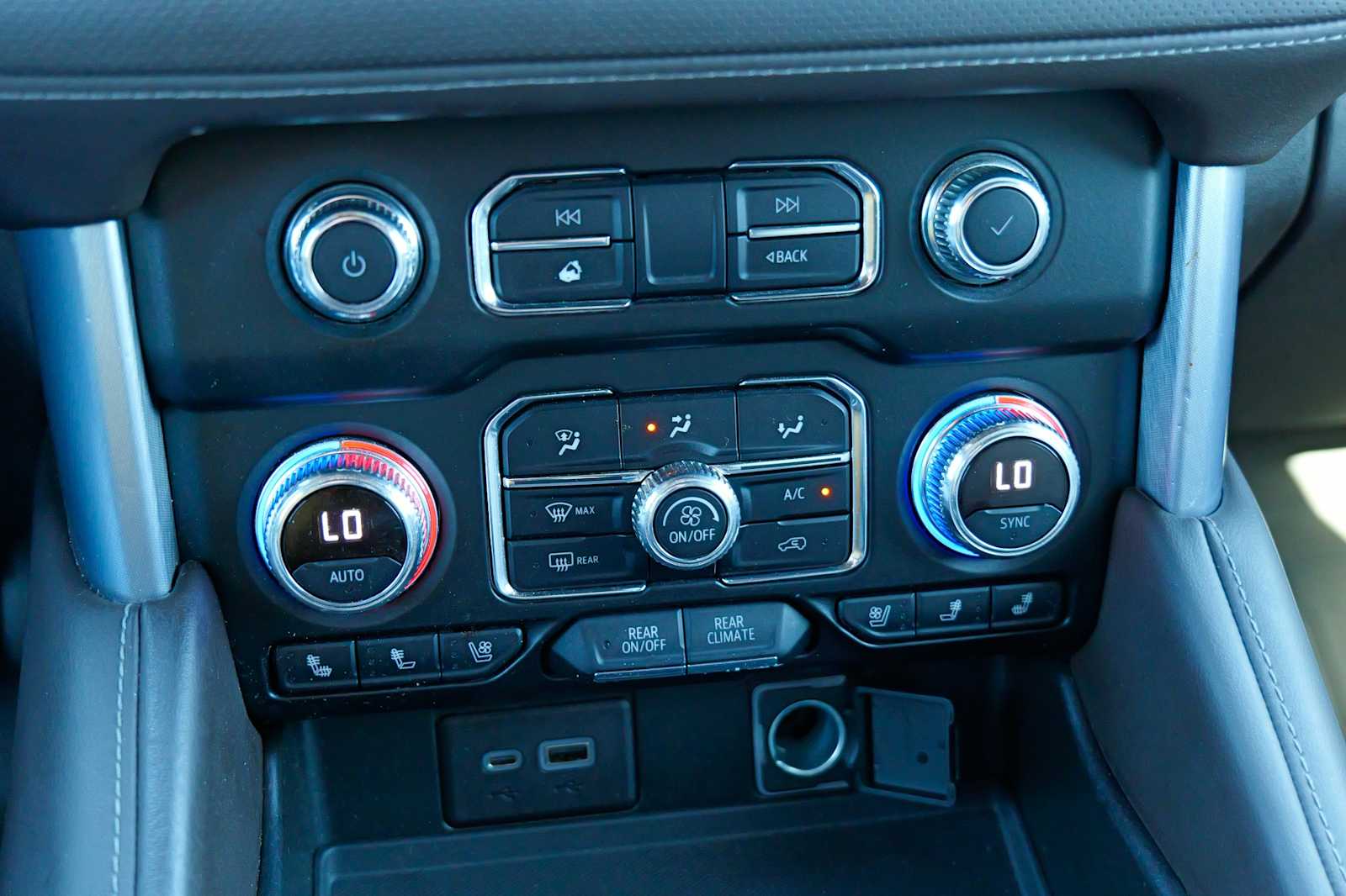 Thumbnail: 2021 GMC Yukon XL - 17