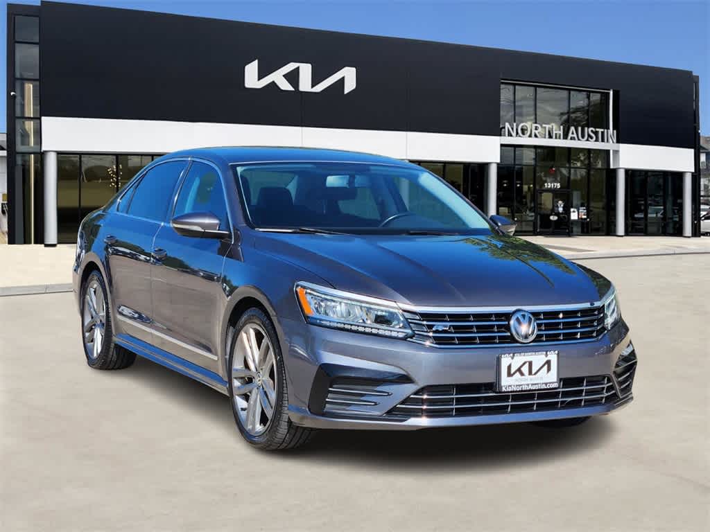 Thumbnail: 2016 Volkswagen Passat - 3
