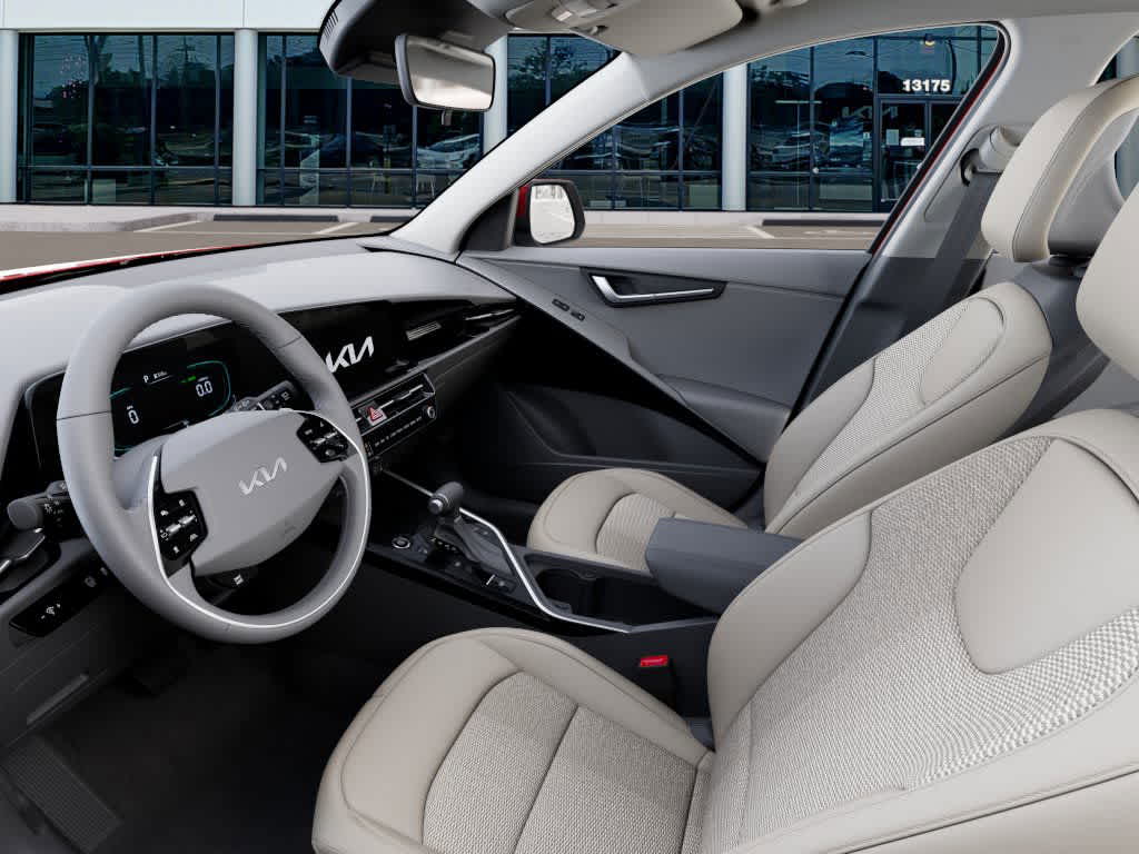 Thumbnail: 2025 Kia Niro - 17