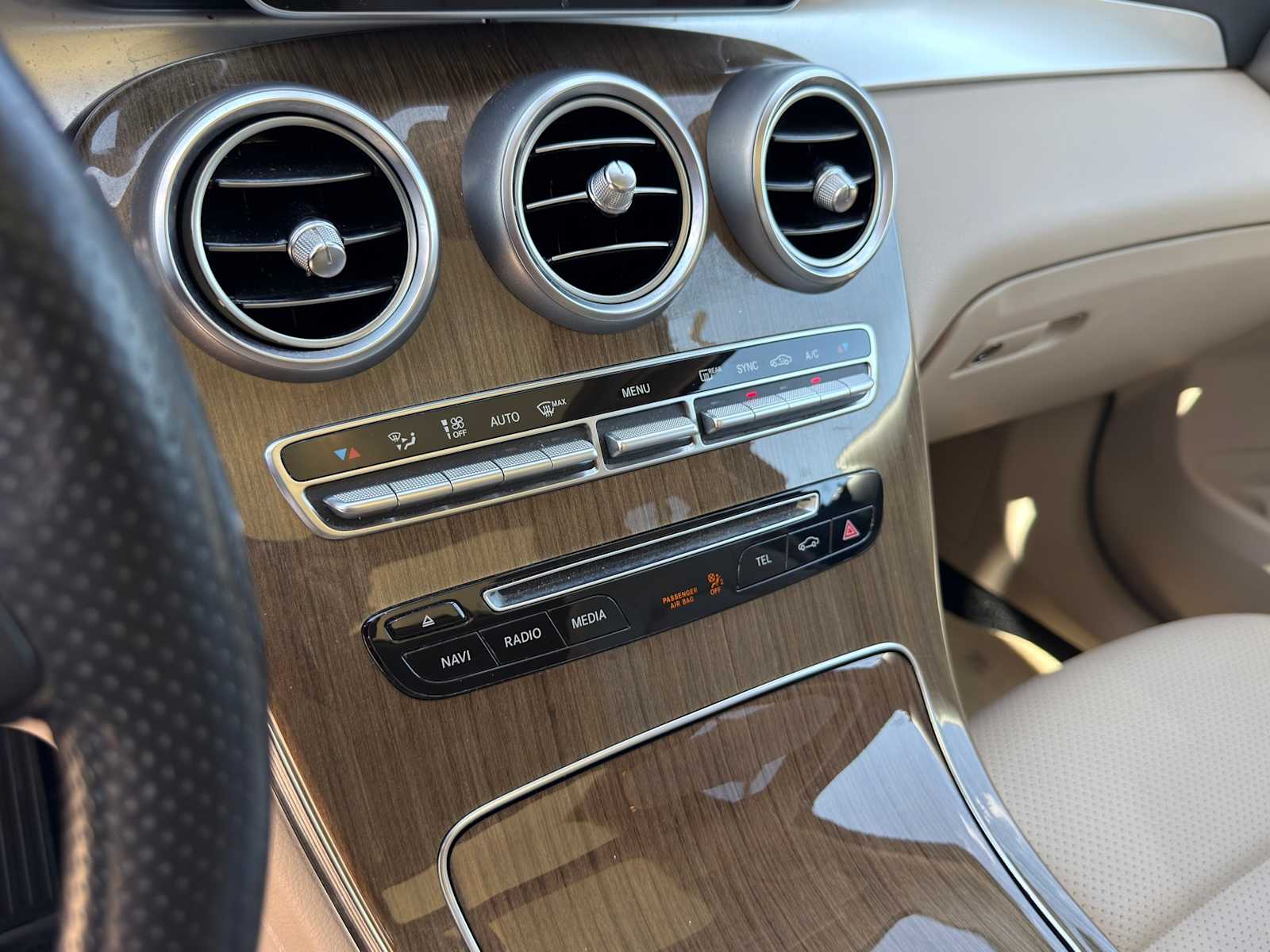 Thumbnail: 2018 Mercedes-Benz GLC - 18