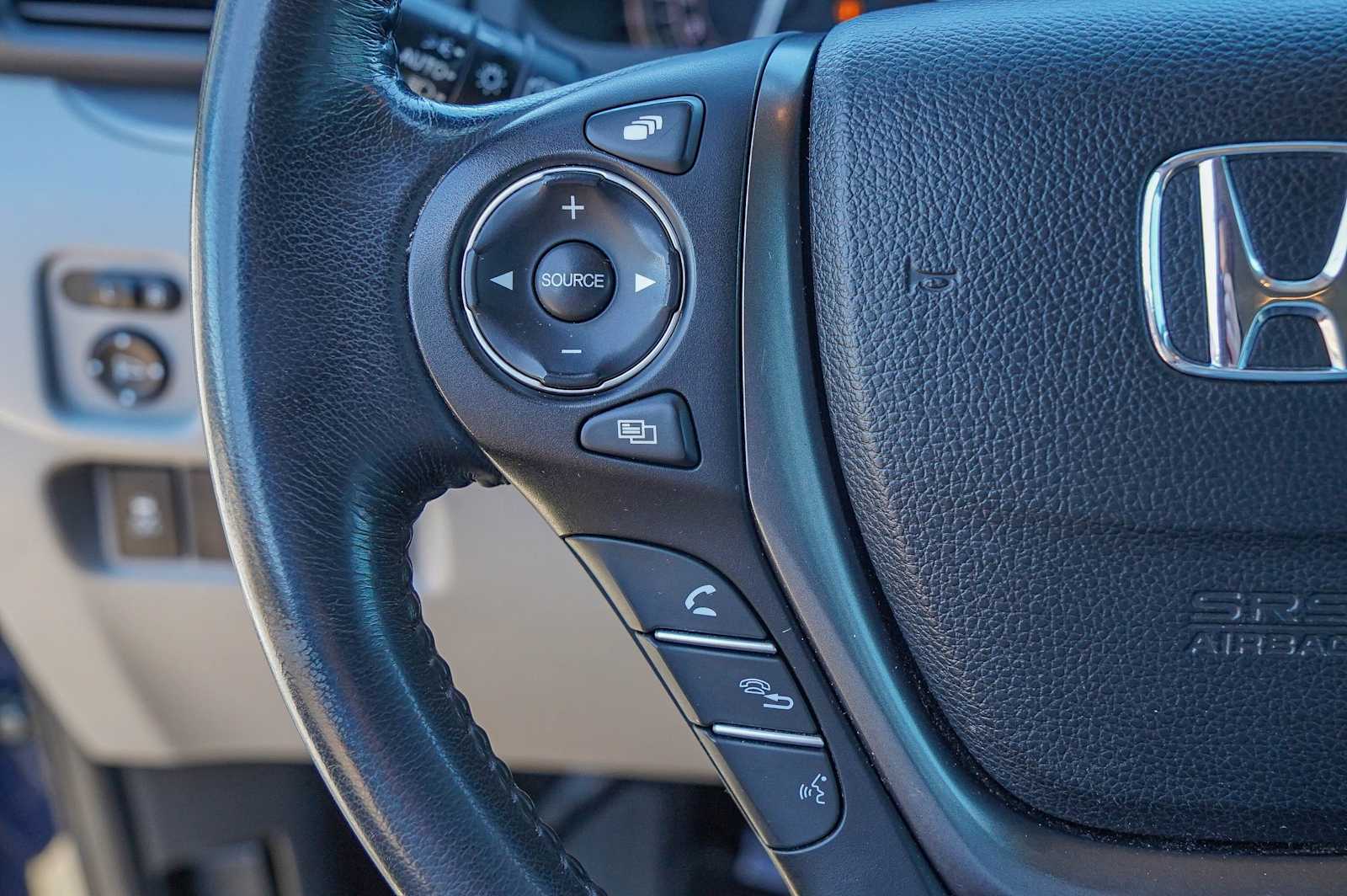 Thumbnail: 2017 Honda Pilot - 13