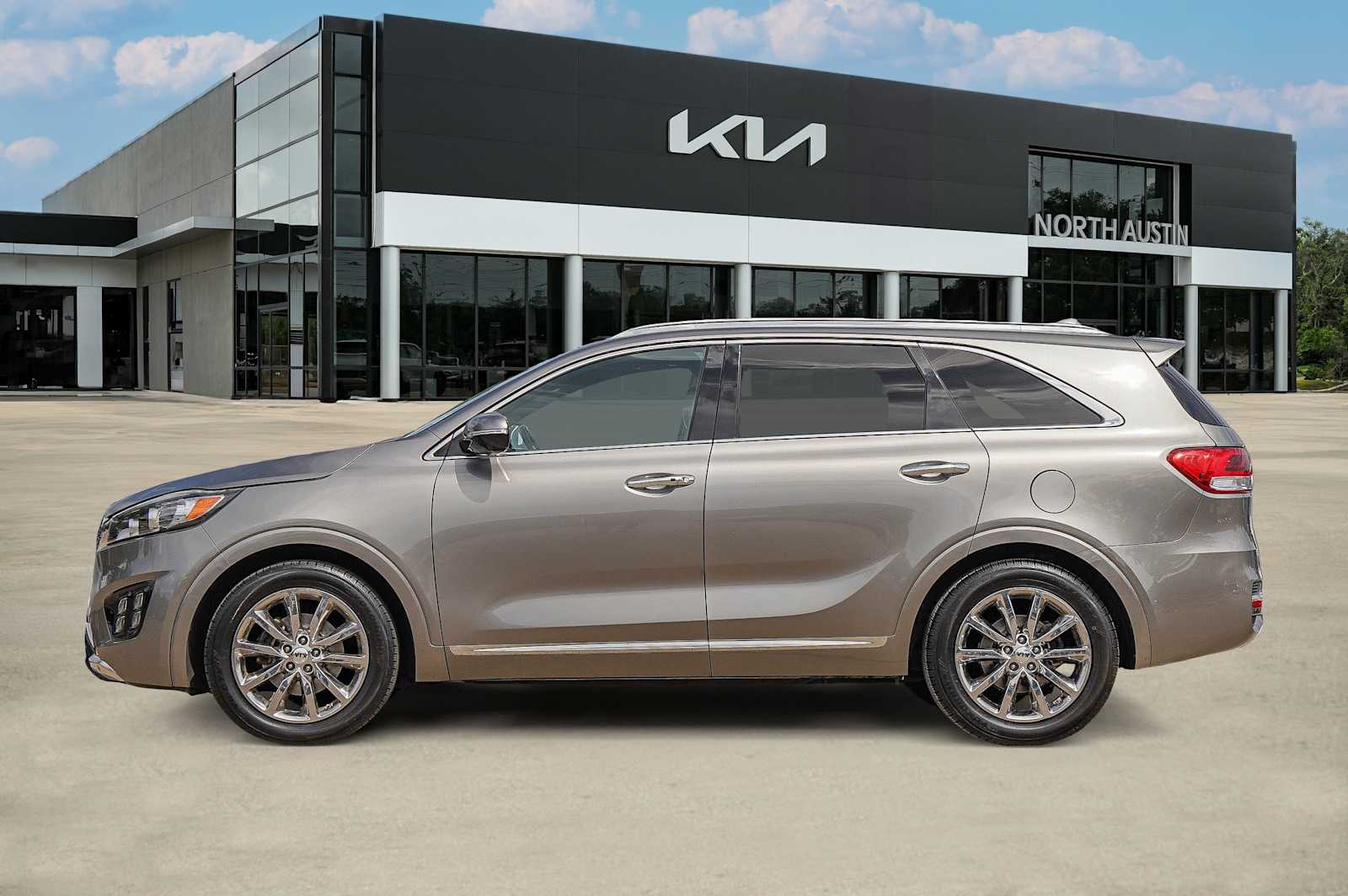 2017 Kia Sorento SX Limited photo 3