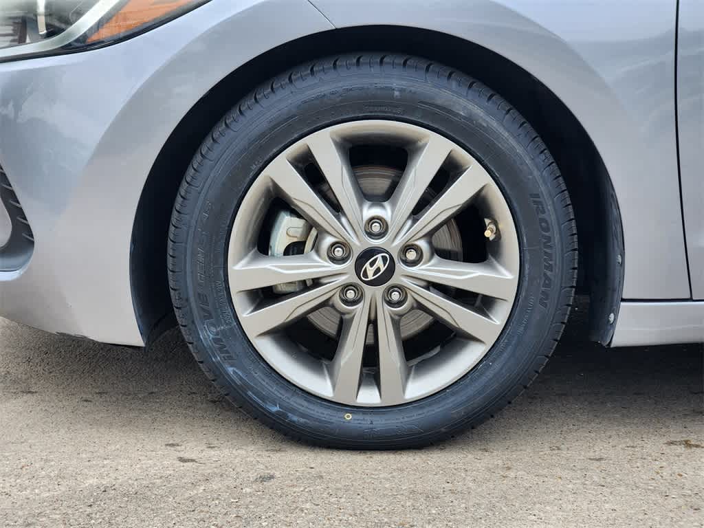 Thumbnail: 2017 Hyundai Elantra - 9