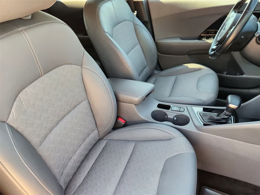 Thumbnail: 2019 Kia Niro - 13