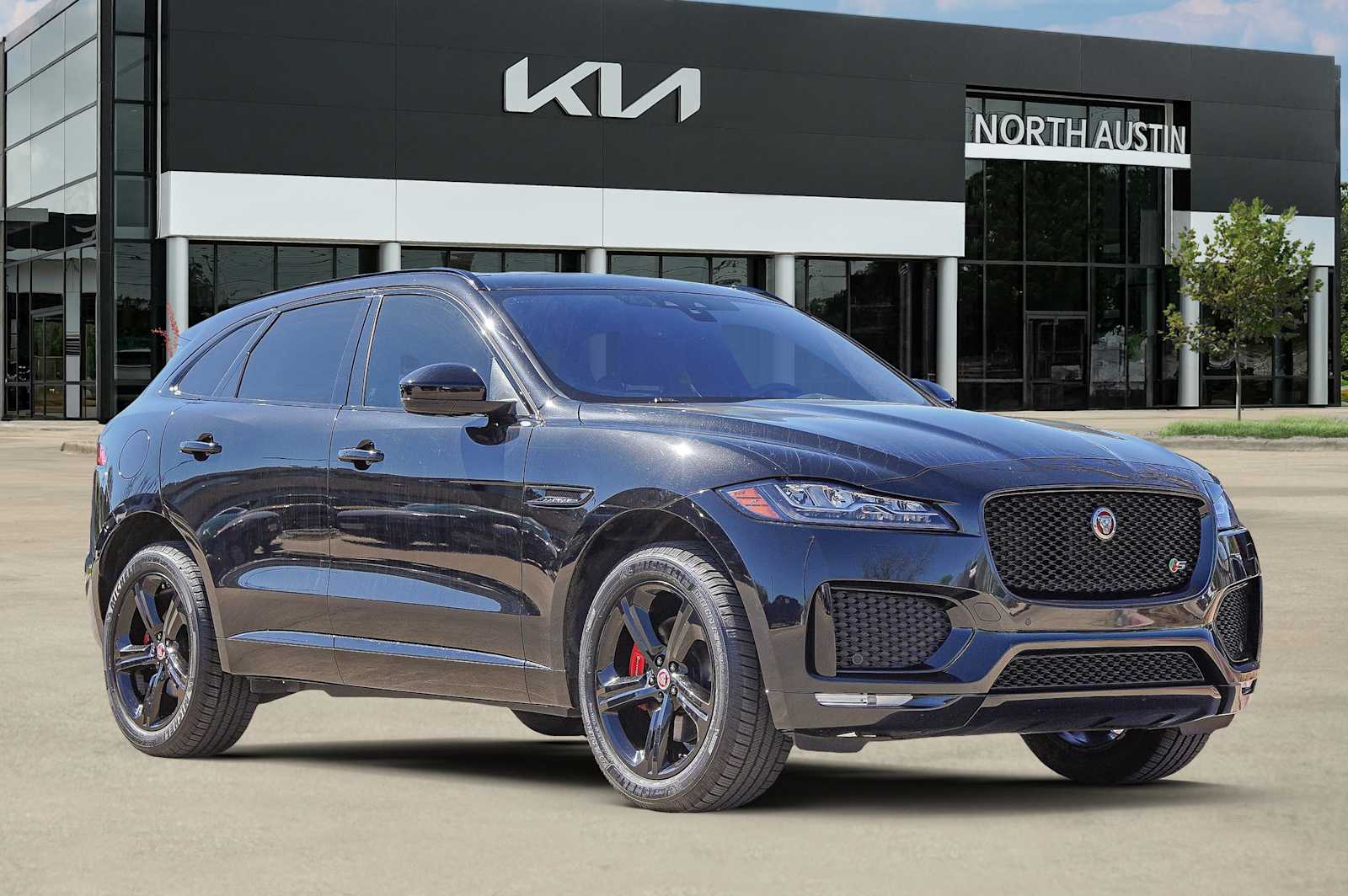 Thumbnail: 2020 Jaguar F-Pace - 8