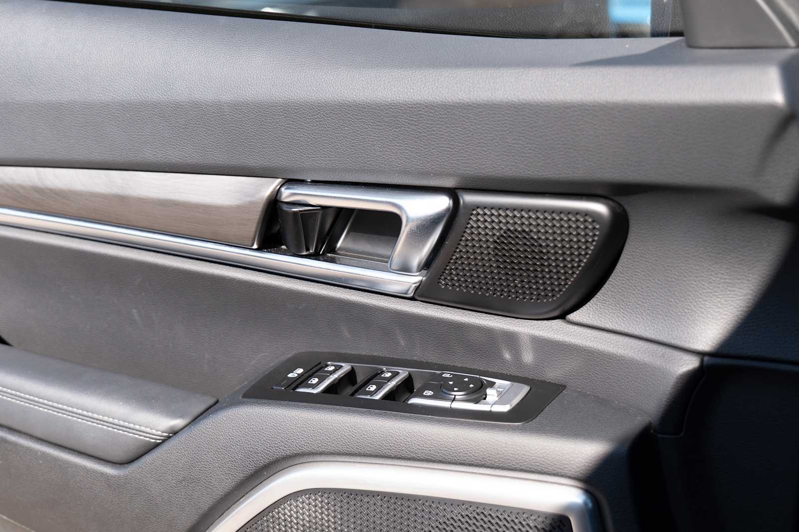 Thumbnail: 2023 Kia Telluride - 21