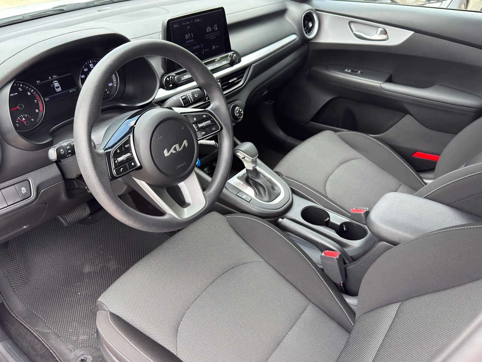 Thumbnail: 2023 Kia Forte - 7