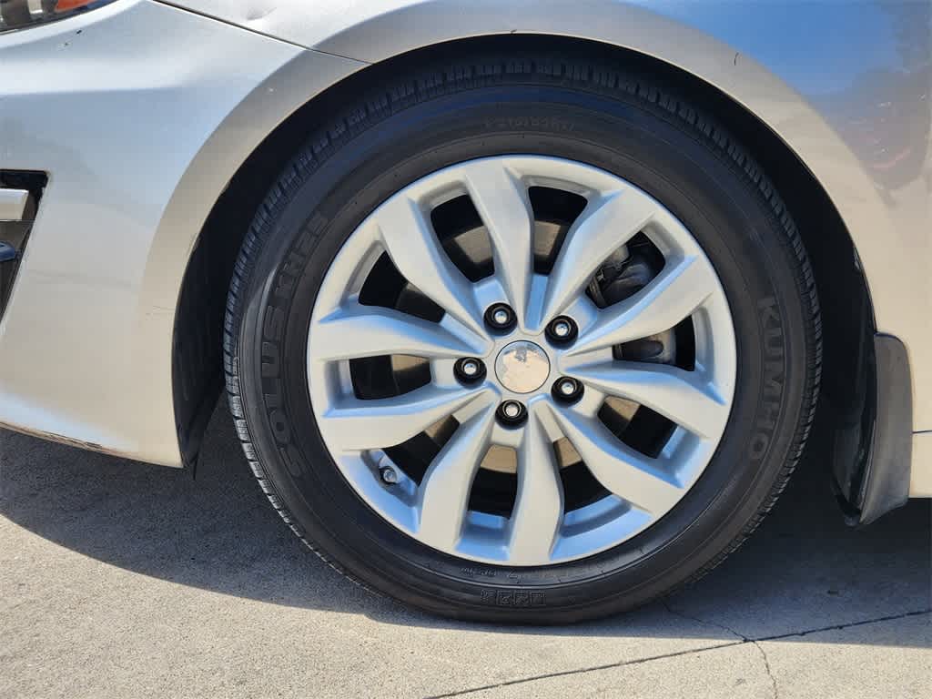 Thumbnail: 2015 Kia Optima - 9