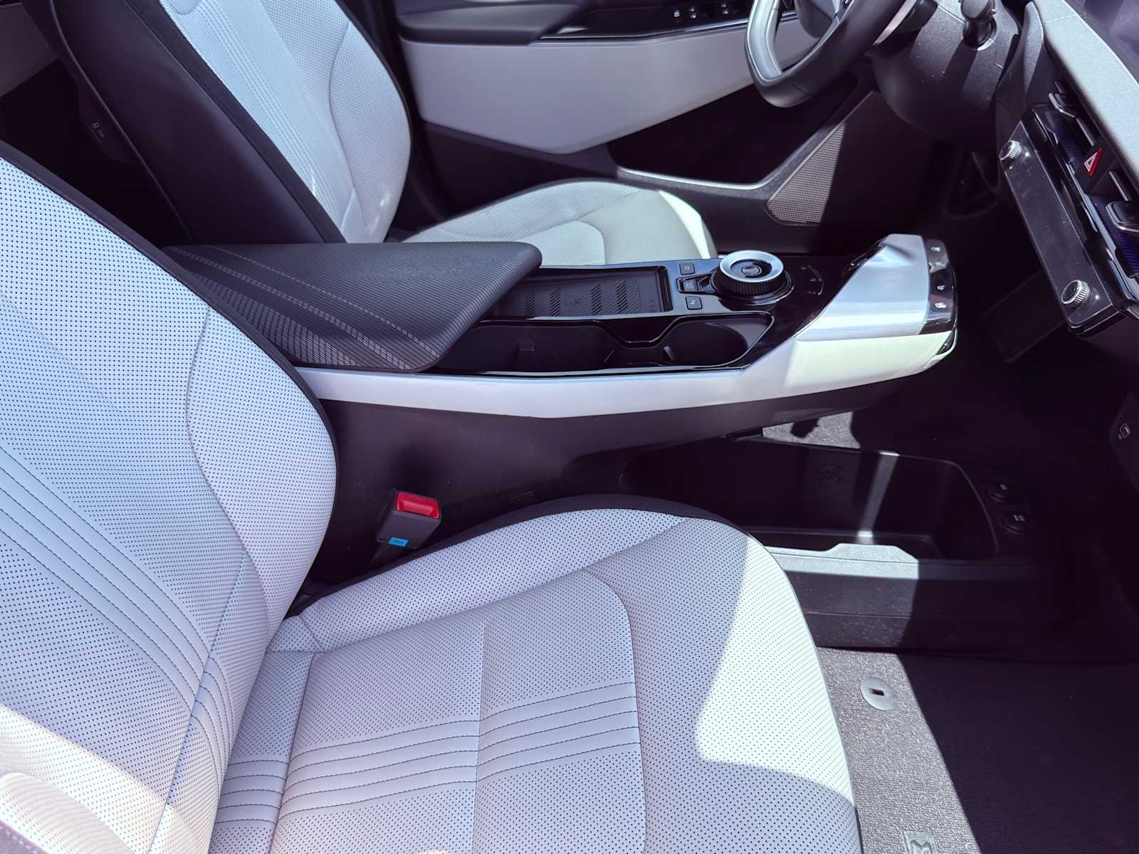 Thumbnail: 2024 Kia EV6 - 25