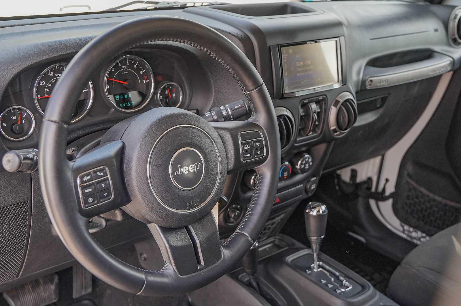 Thumbnail: 2016 Jeep Wrangler - 9