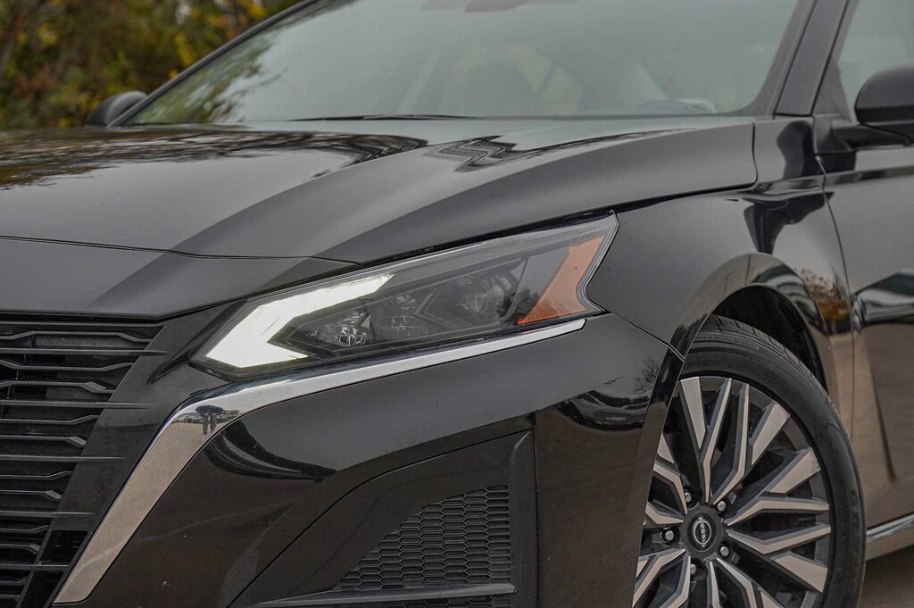 Used 2024 Nissan Altima 2.5 SV Sedan