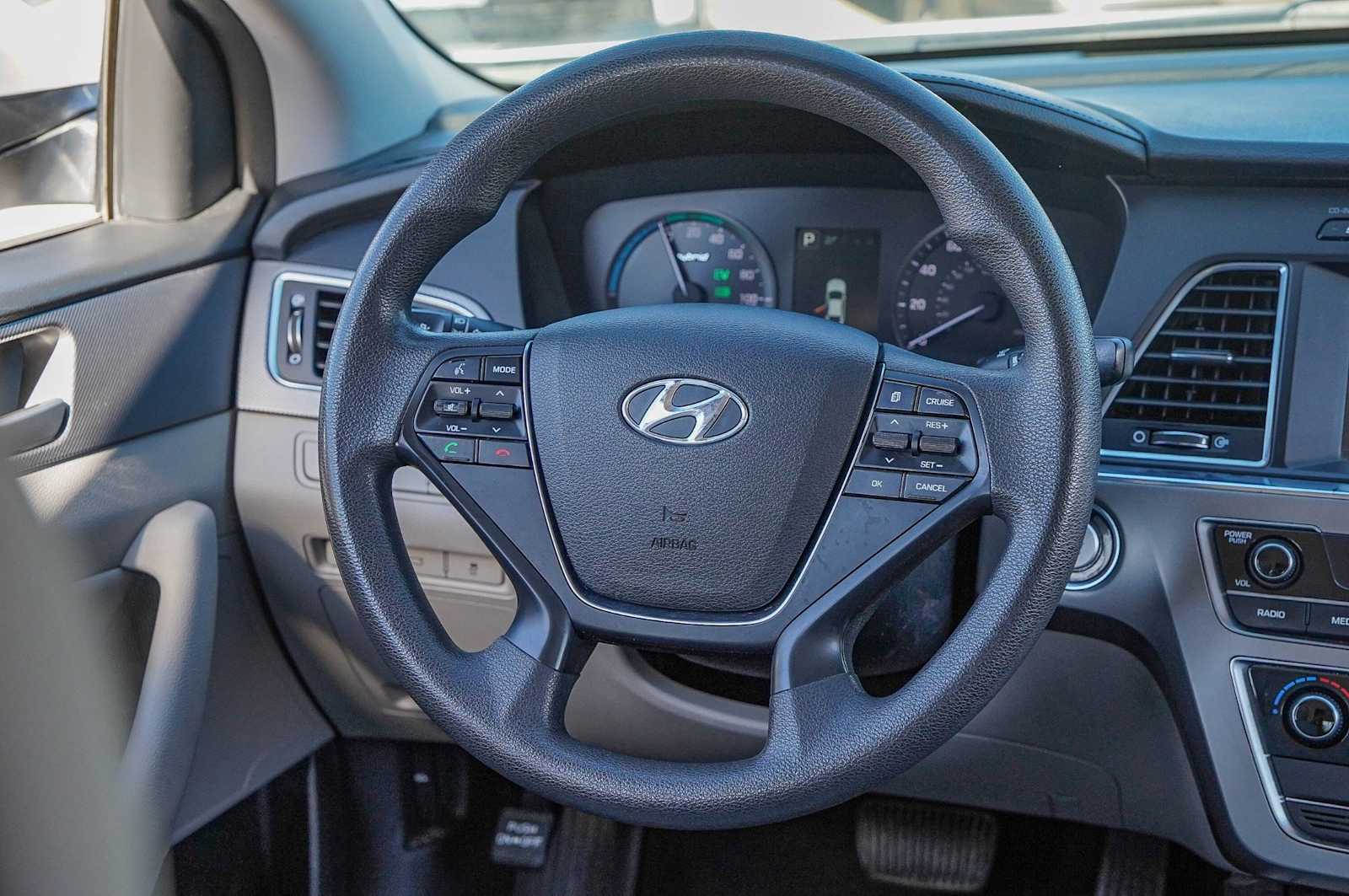 Thumbnail: 2017 Hyundai Sonata - 31