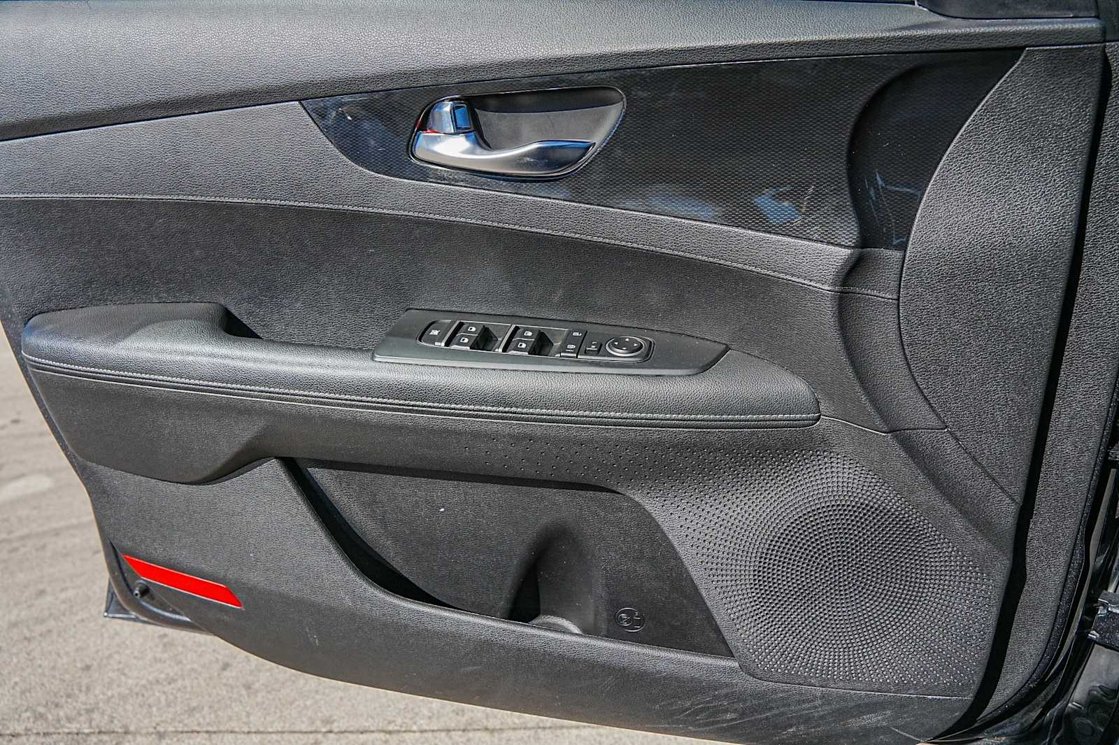 Thumbnail: 2021 Kia Forte - 23