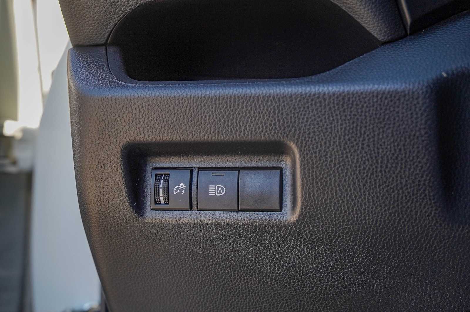 Thumbnail: 2021 Toyota RAV4 - 20