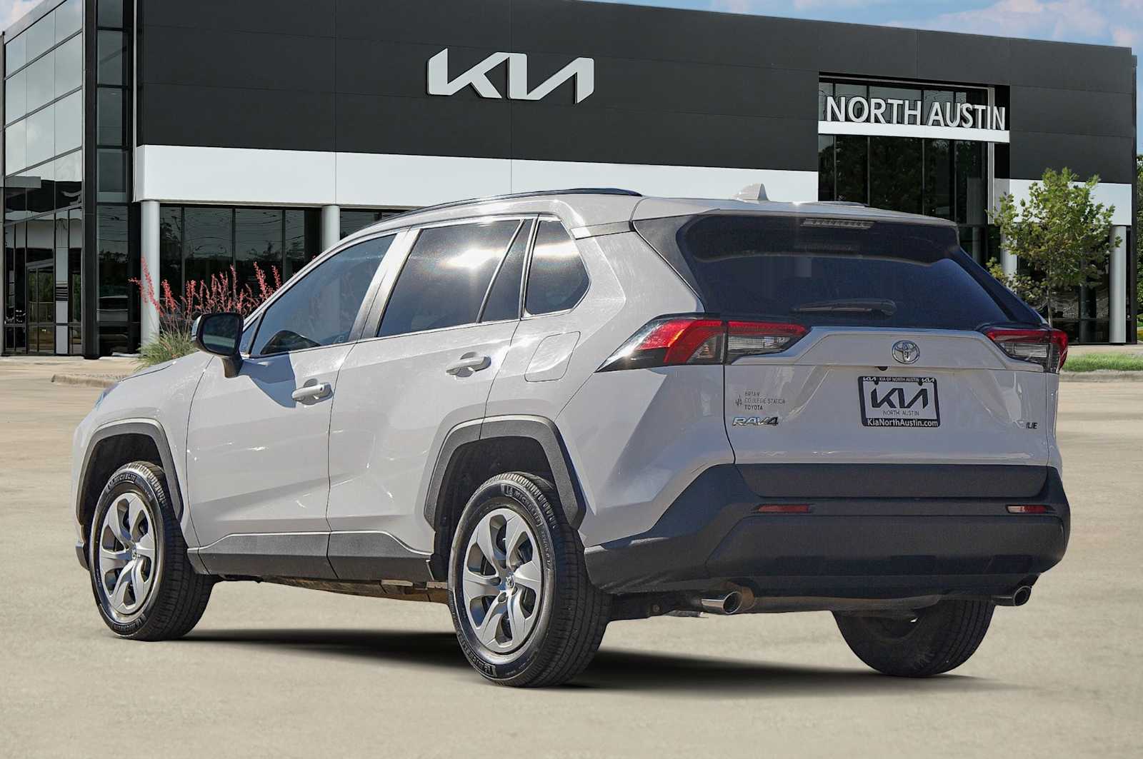Thumbnail: 2021 Toyota RAV4 - 5