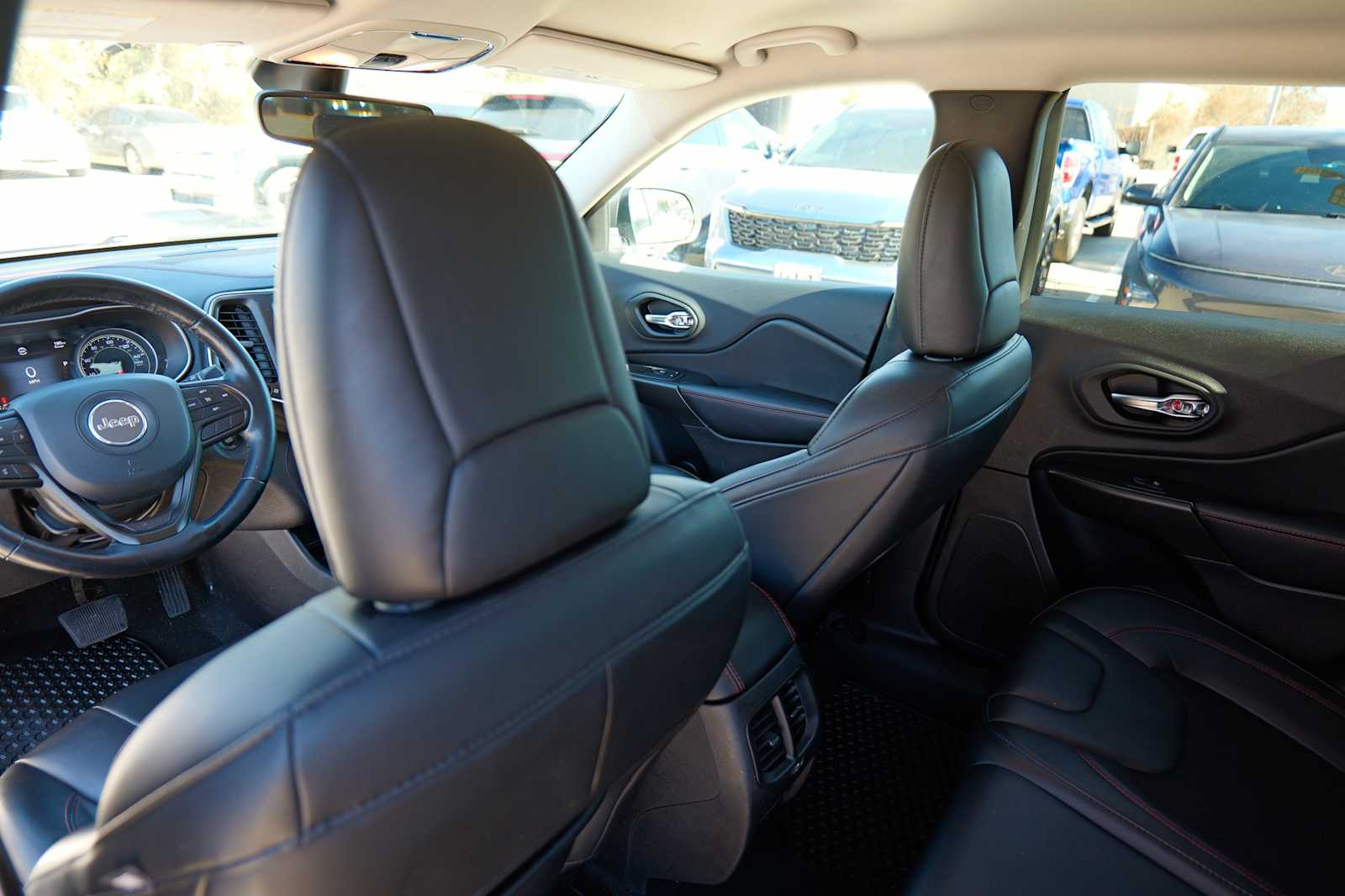 Thumbnail: 2020 Jeep Cherokee - 22