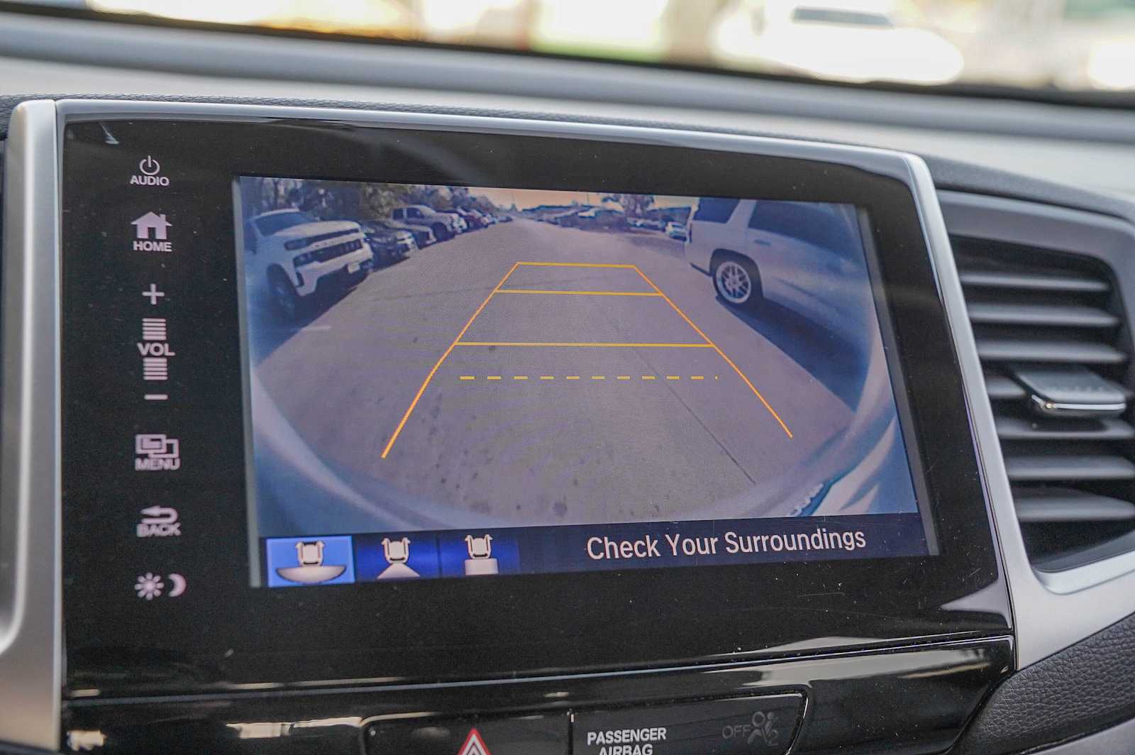 Thumbnail: 2017 Honda Pilot - 15