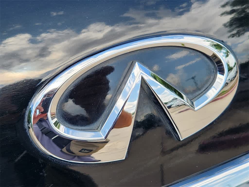 2015 INFINITI QX80  12
