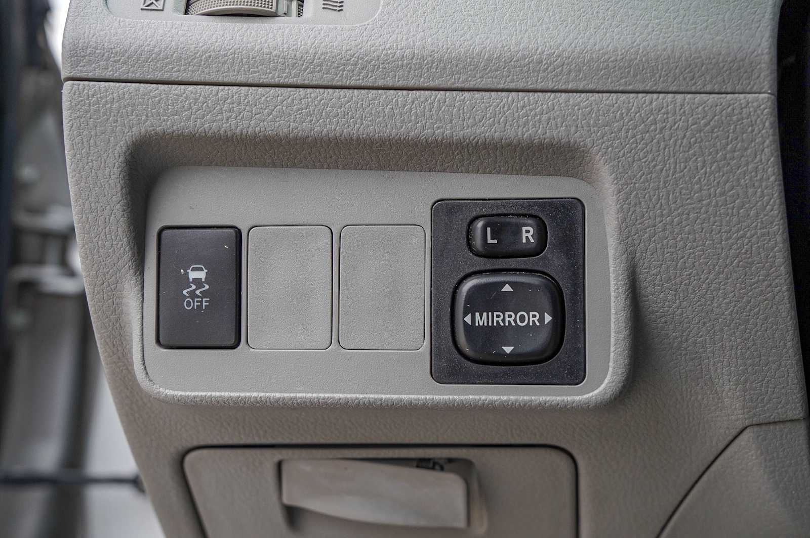 Thumbnail: 2013 Toyota Corolla - 19