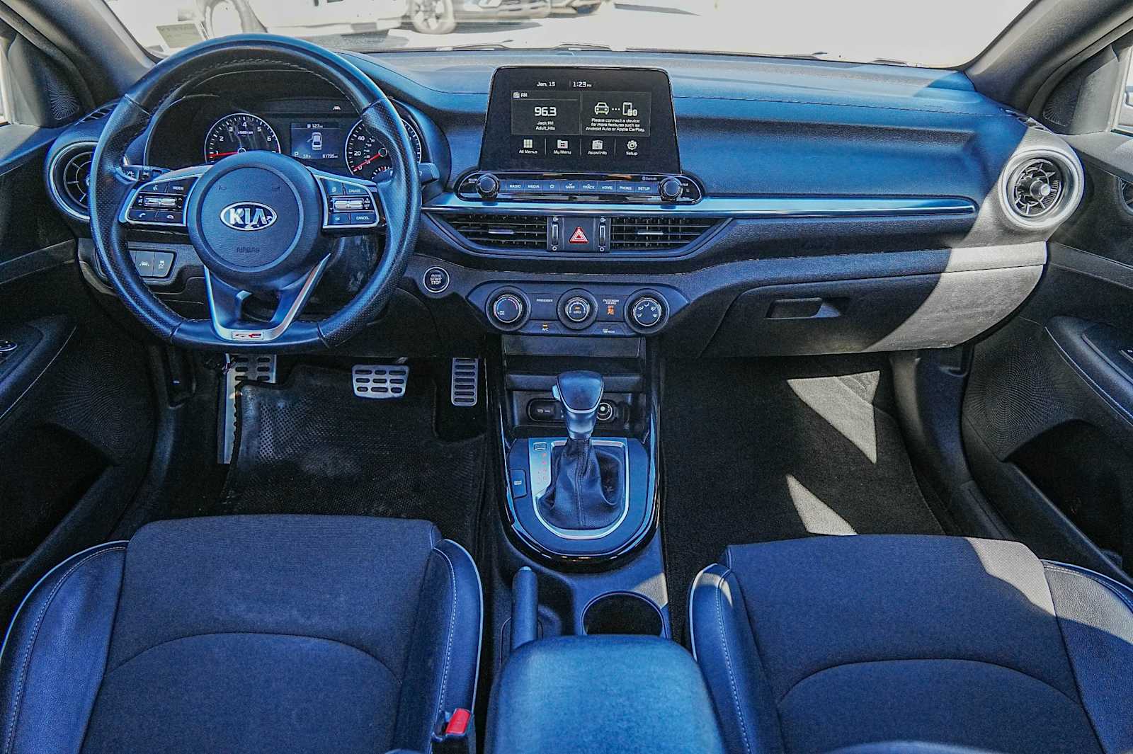 Thumbnail: 2021 Kia Forte - 25