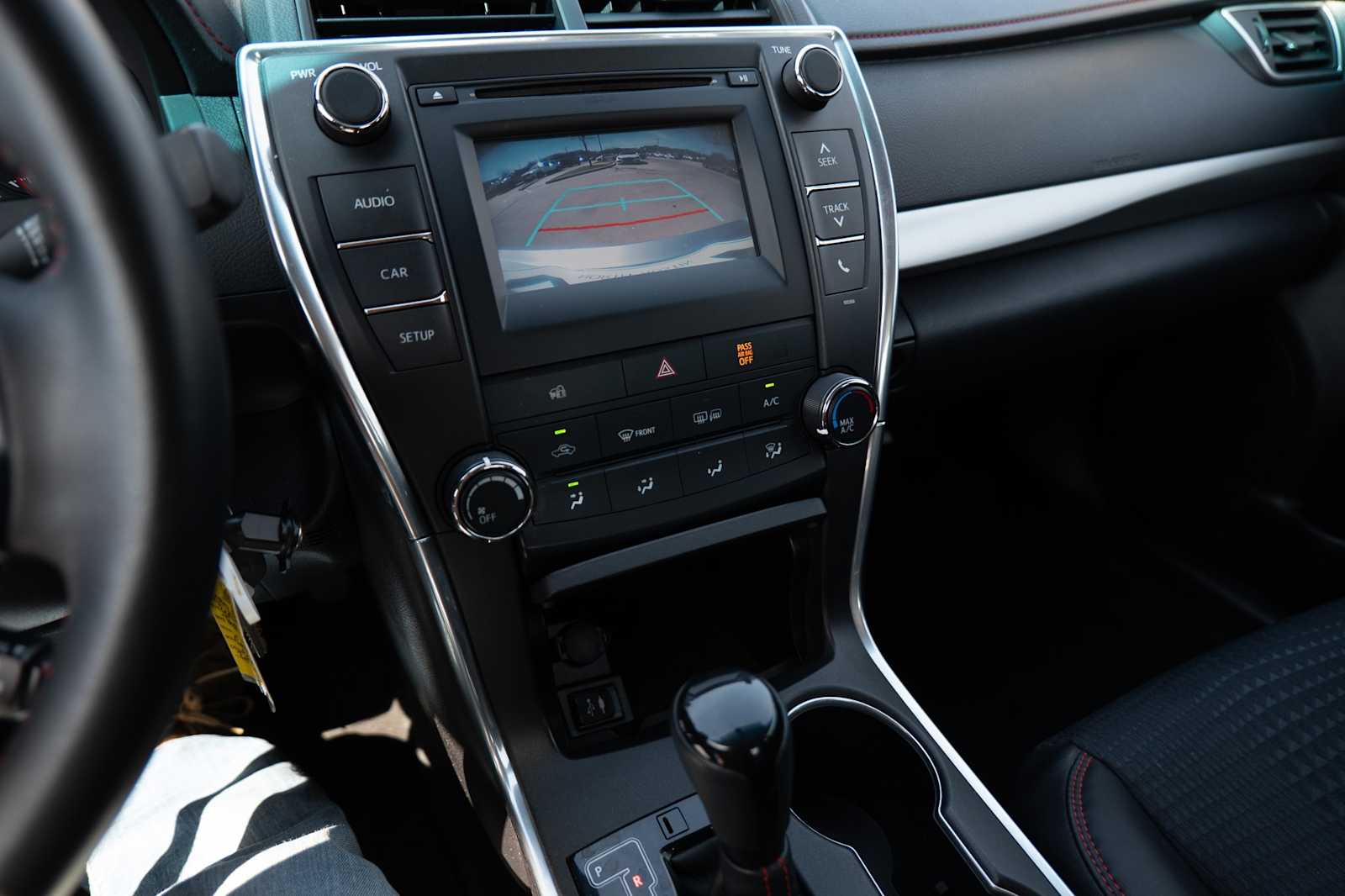 Thumbnail: 2015 Toyota Camry - 16