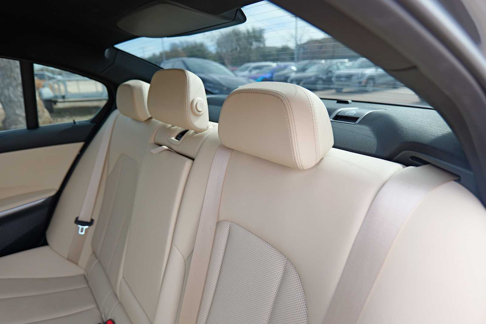 Thumbnail: 2022 BMW 3 Series - 23