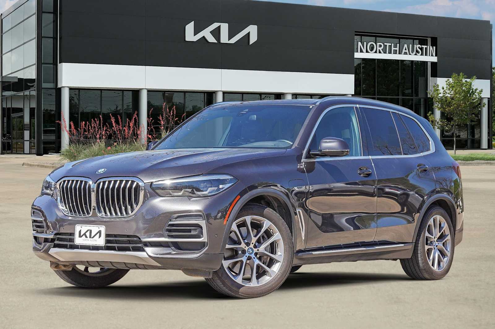 Thumbnail: 2023 BMW X5 - 1