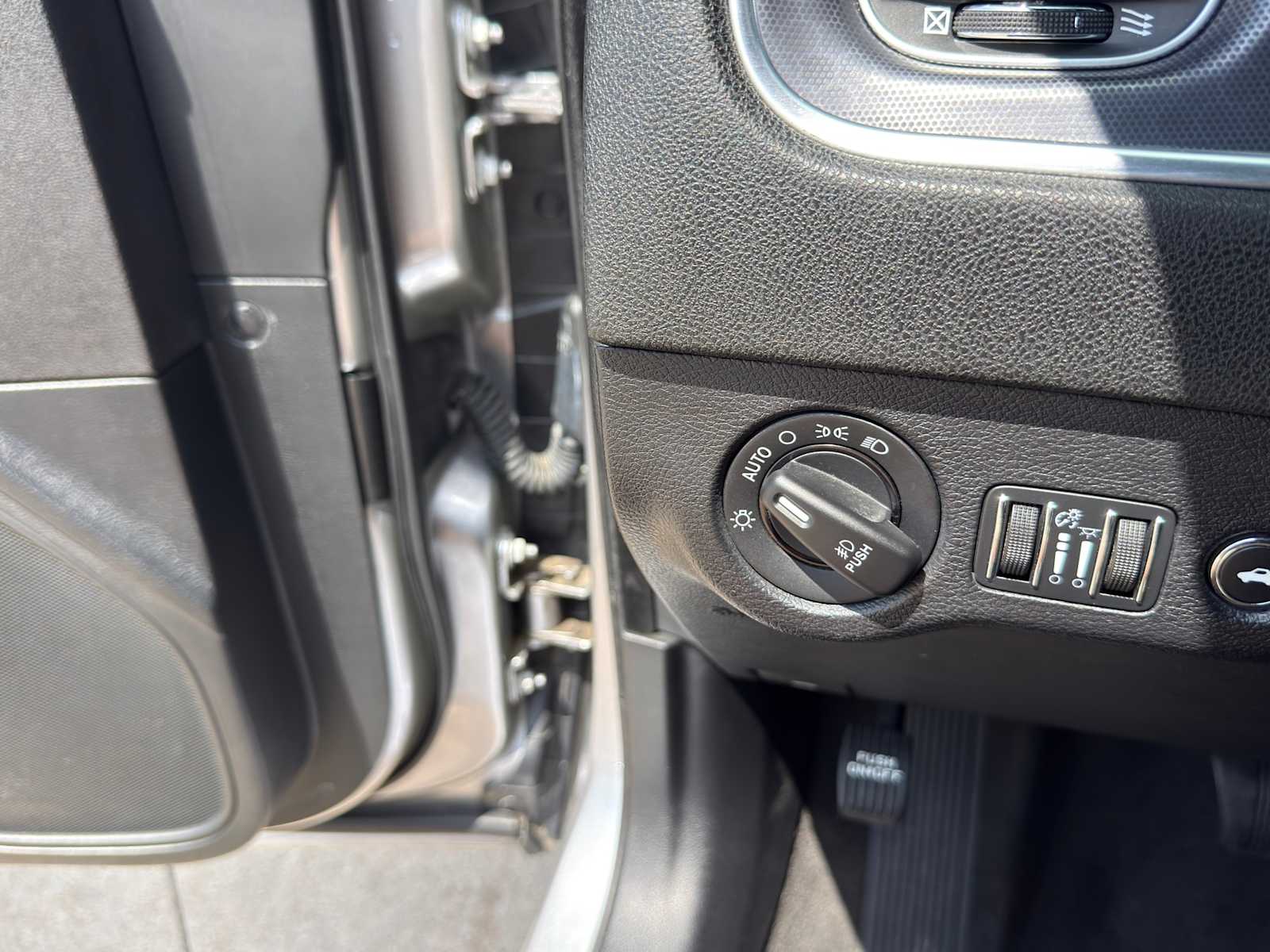 Thumbnail: 2016 Dodge Charger - 22