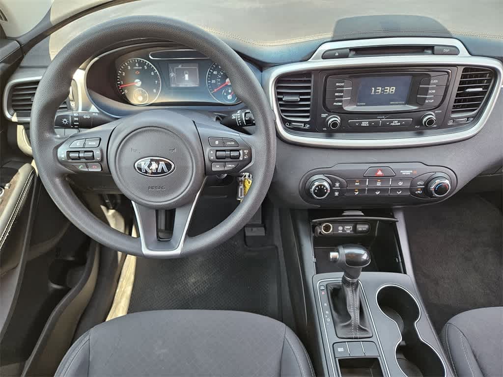 Thumbnail: 2017 Kia Sorento - 24