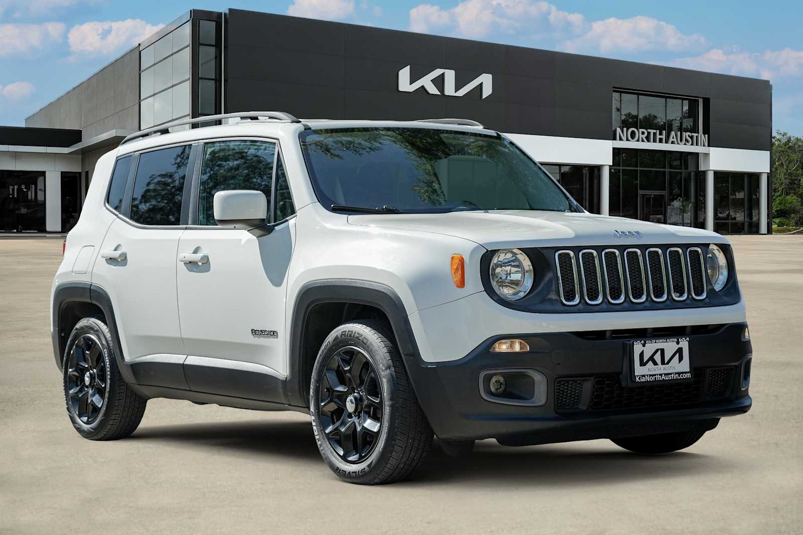 Thumbnail: 2016 Jeep Renegade - 9