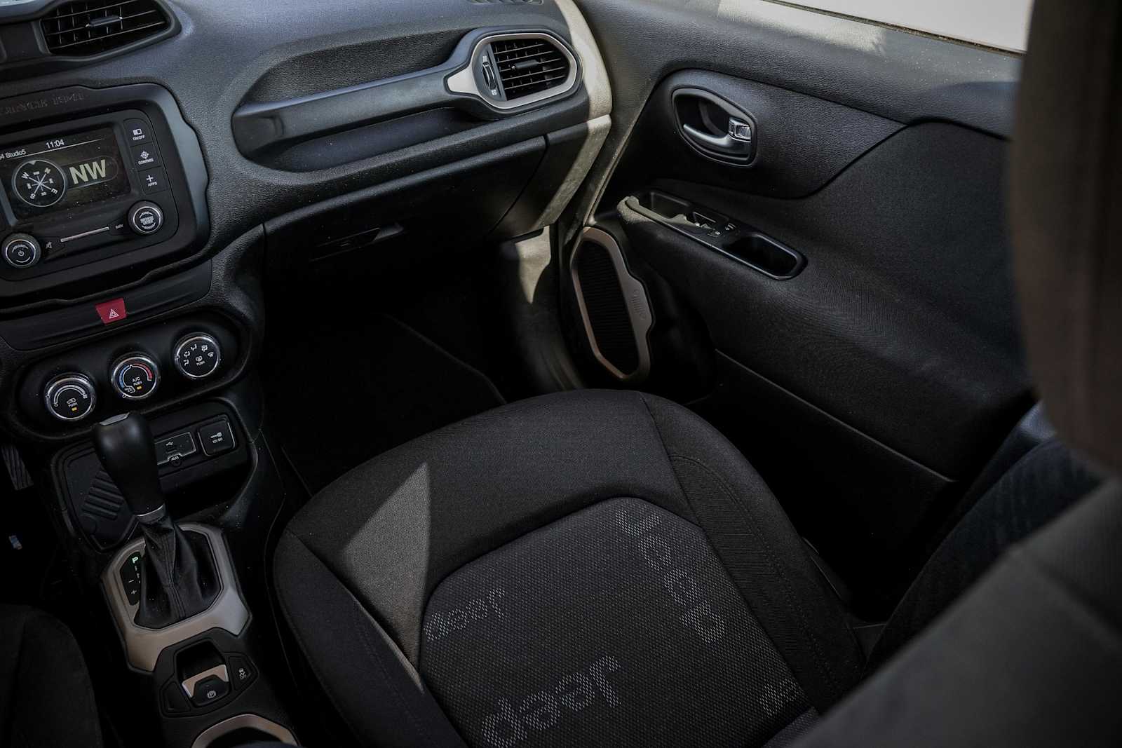 Thumbnail: 2016 Jeep Renegade - 24