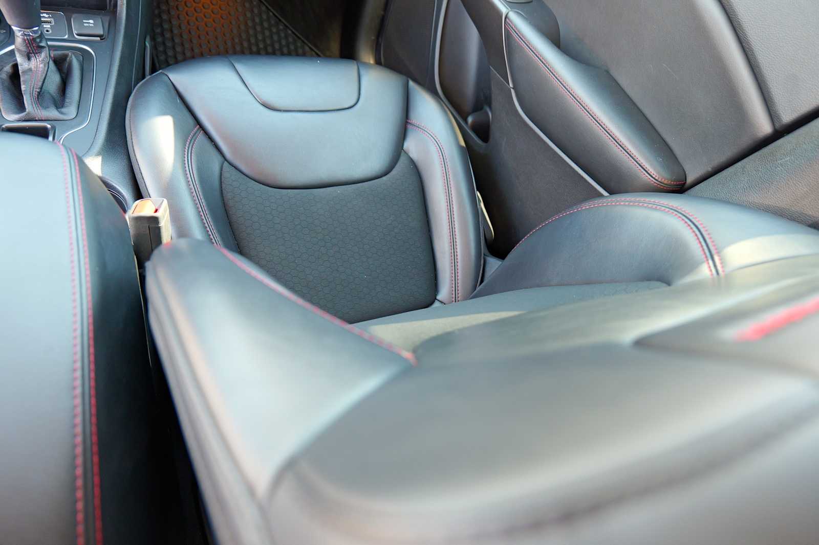 Thumbnail: 2020 Jeep Cherokee - 27