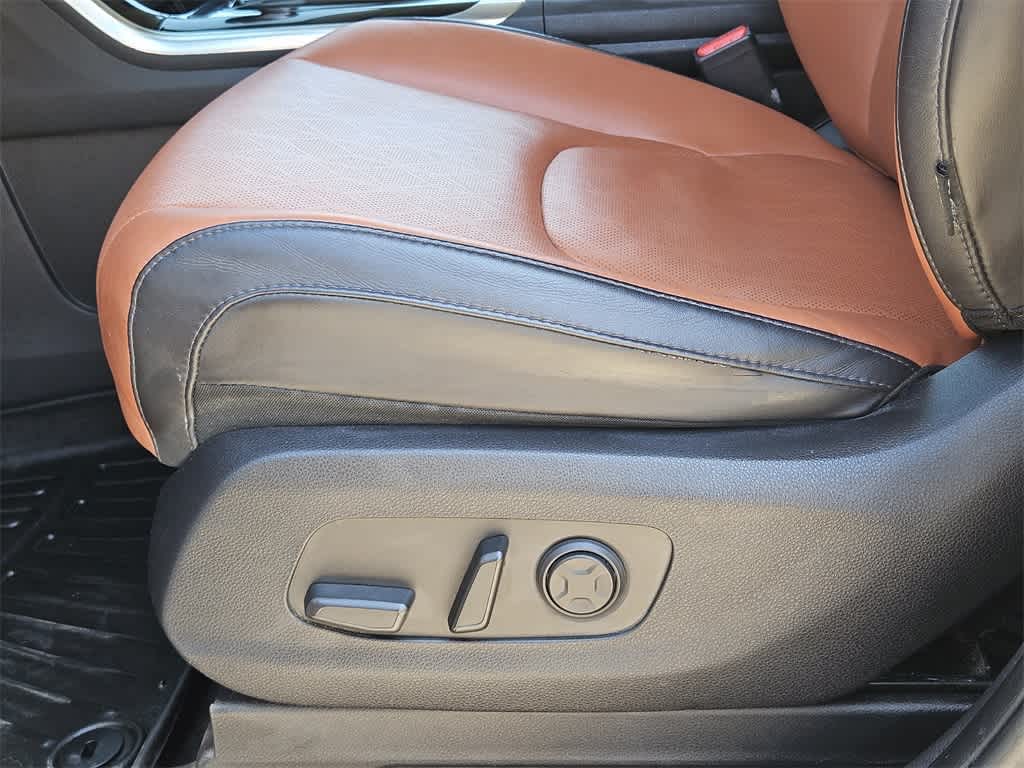 Thumbnail: 2022 Kia Carnival - 23