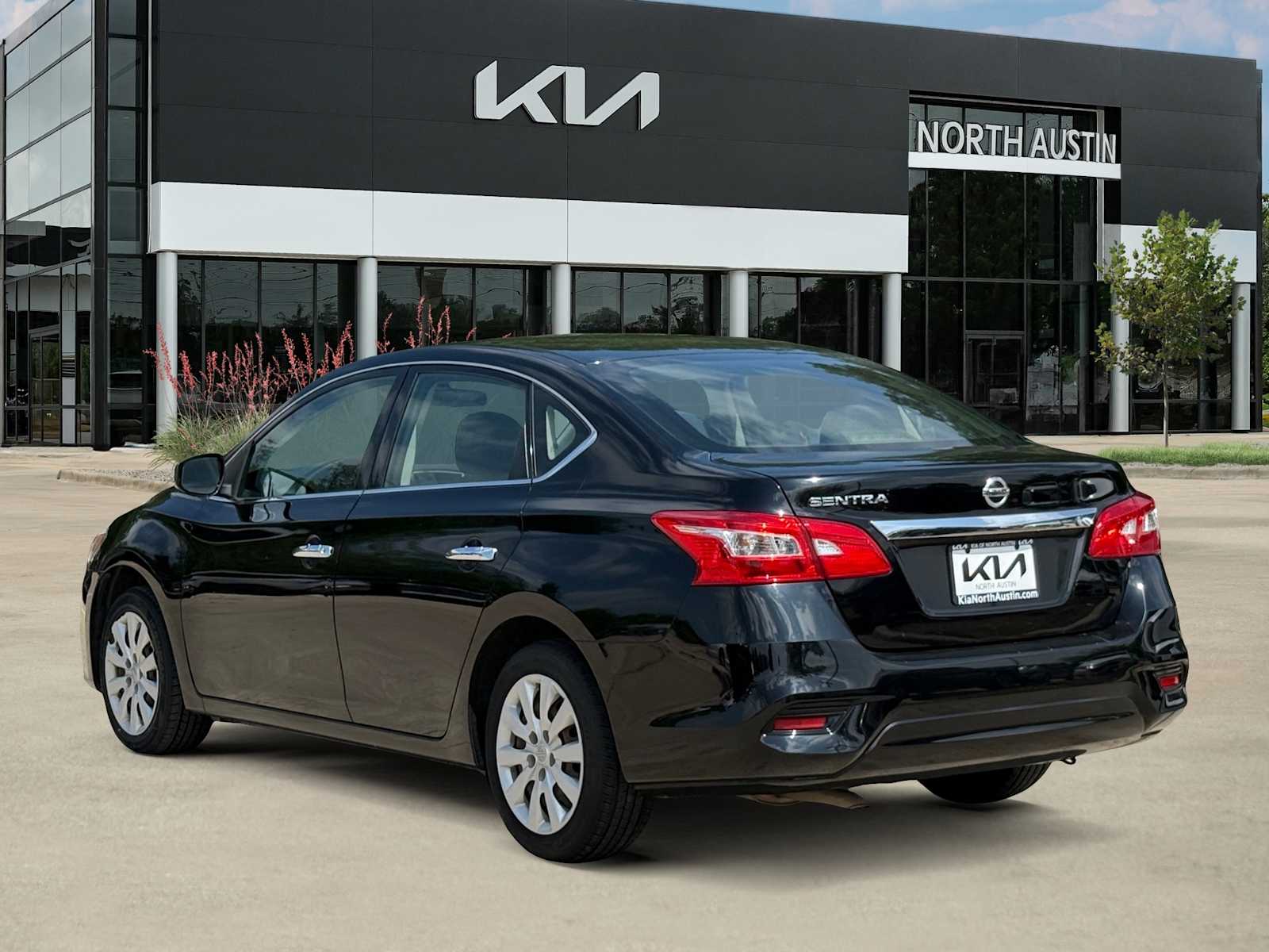 Thumbnail: 2017 Nissan Sentra - 5