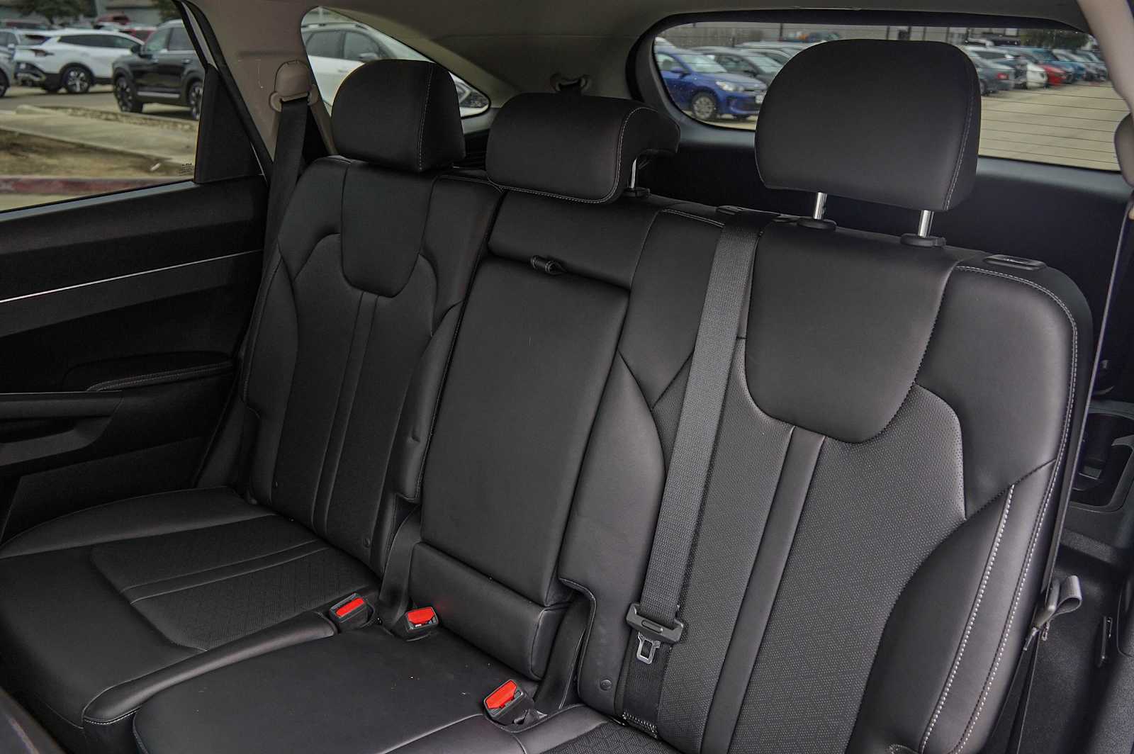 Thumbnail: 2023 Kia Sorento - 31