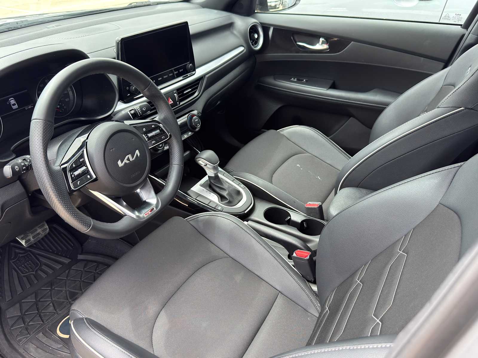 Thumbnail: 2023 Kia Forte - 10