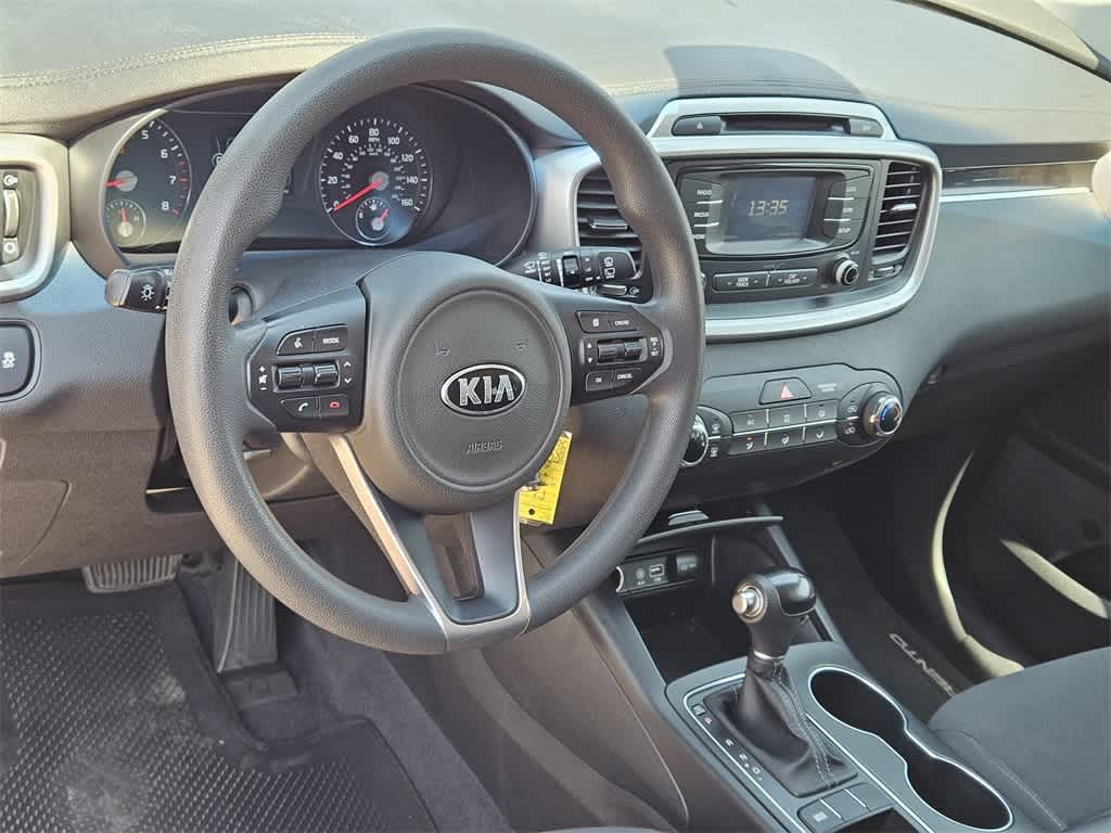 Thumbnail: 2017 Kia Sorento - 2