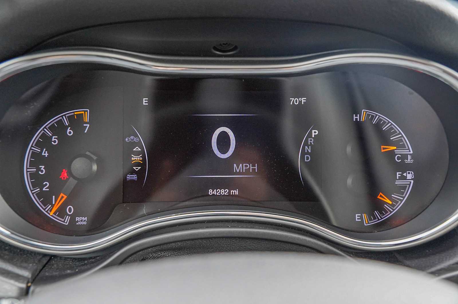 Thumbnail: 2018 Jeep Grand Cherokee - 15