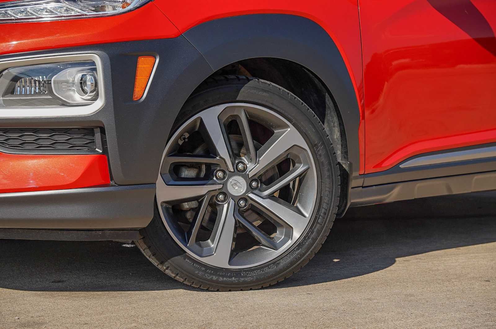 2019 Hyundai Kona Ultimate photo 2