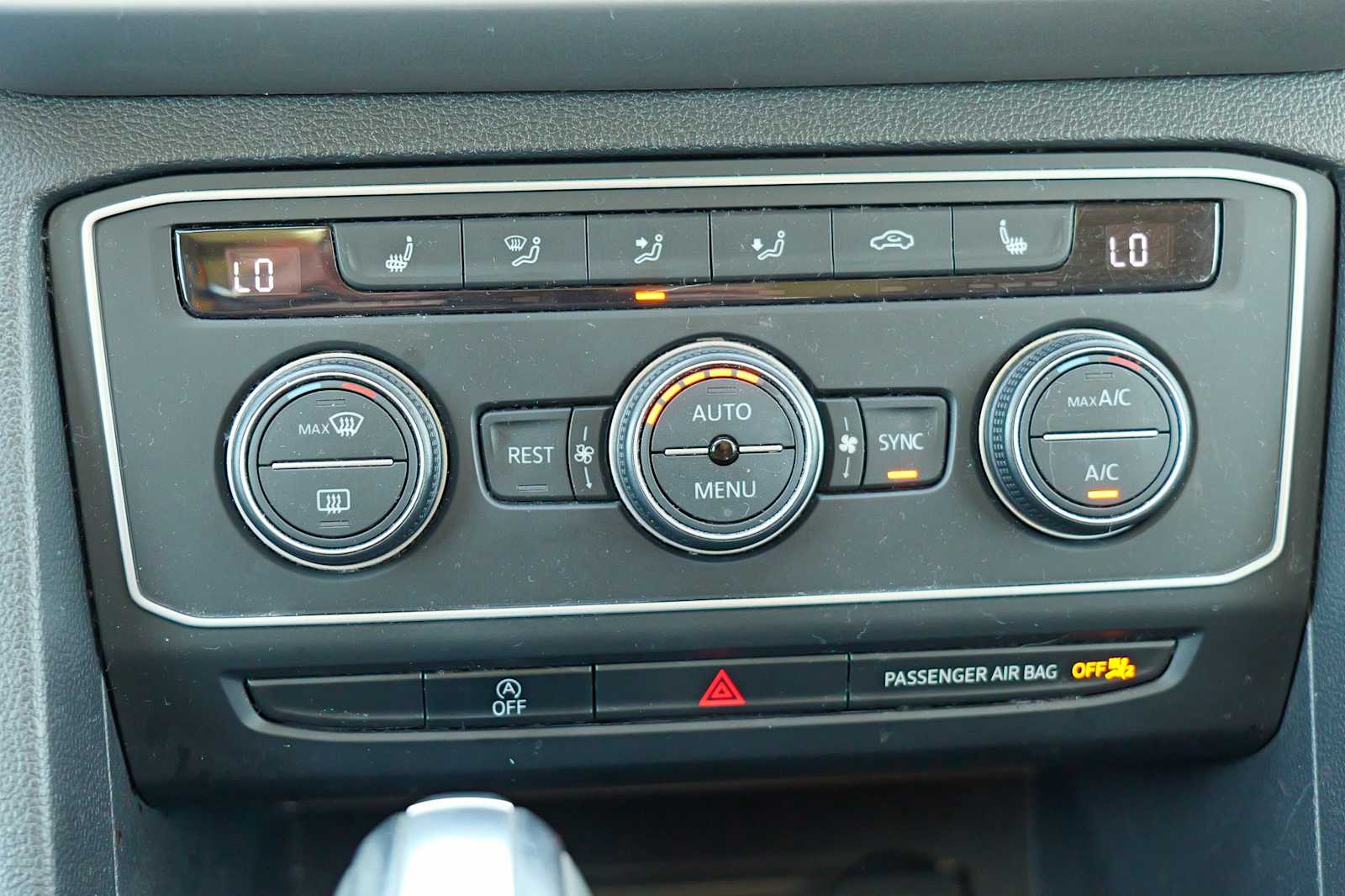 Thumbnail: 2019 Volkswagen Atlas - 17