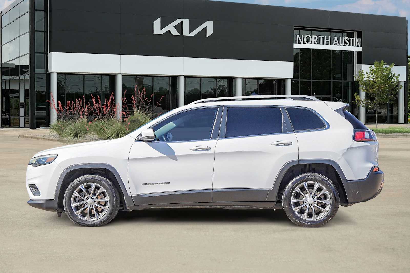 Thumbnail: 2019 Jeep Cherokee - 4