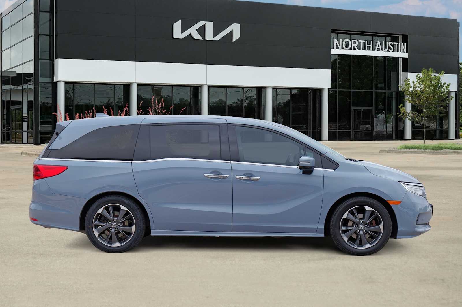 Thumbnail: 2023 Honda Odyssey - 7