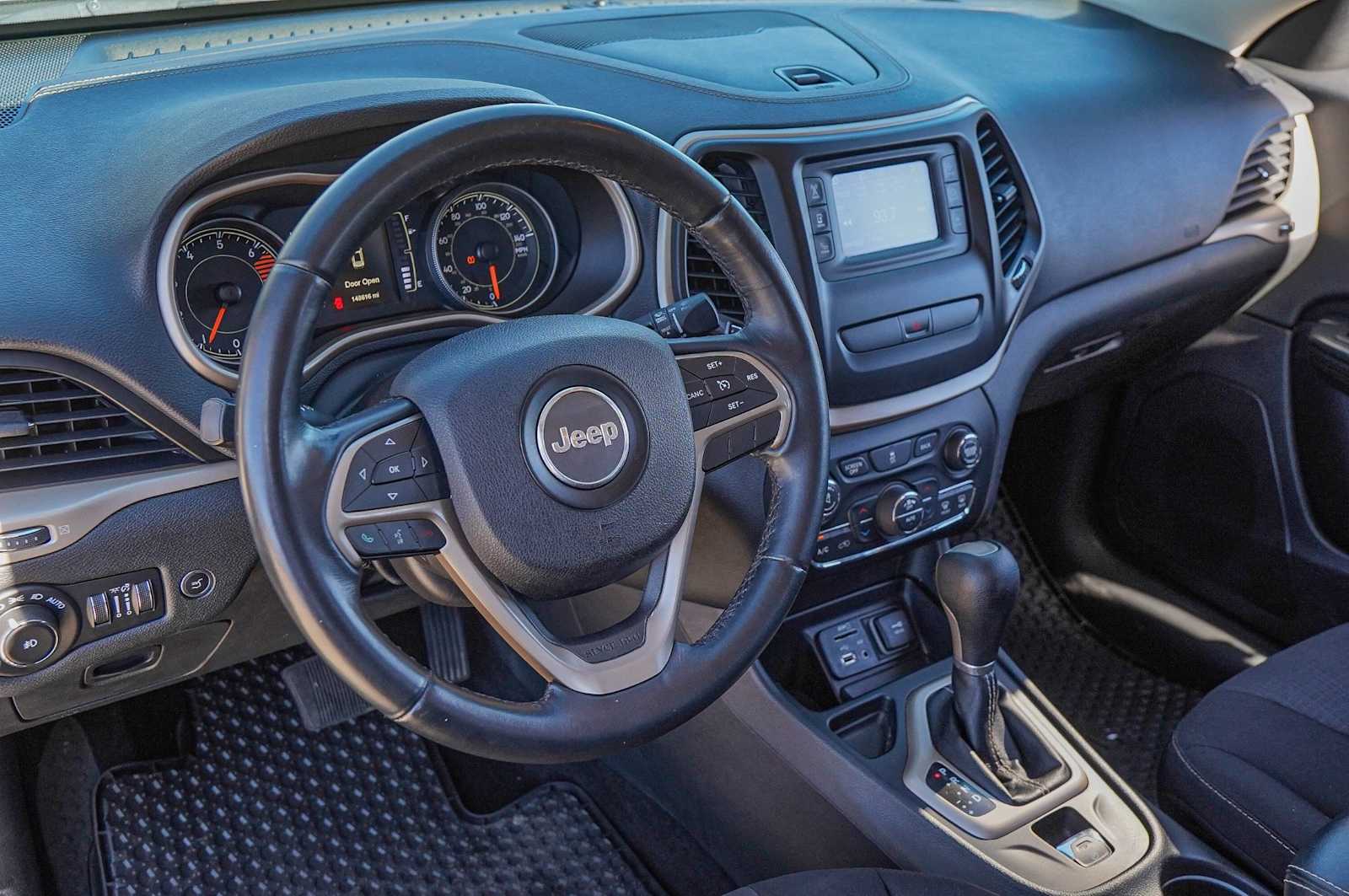 Thumbnail: 2016 Jeep Cherokee - 9